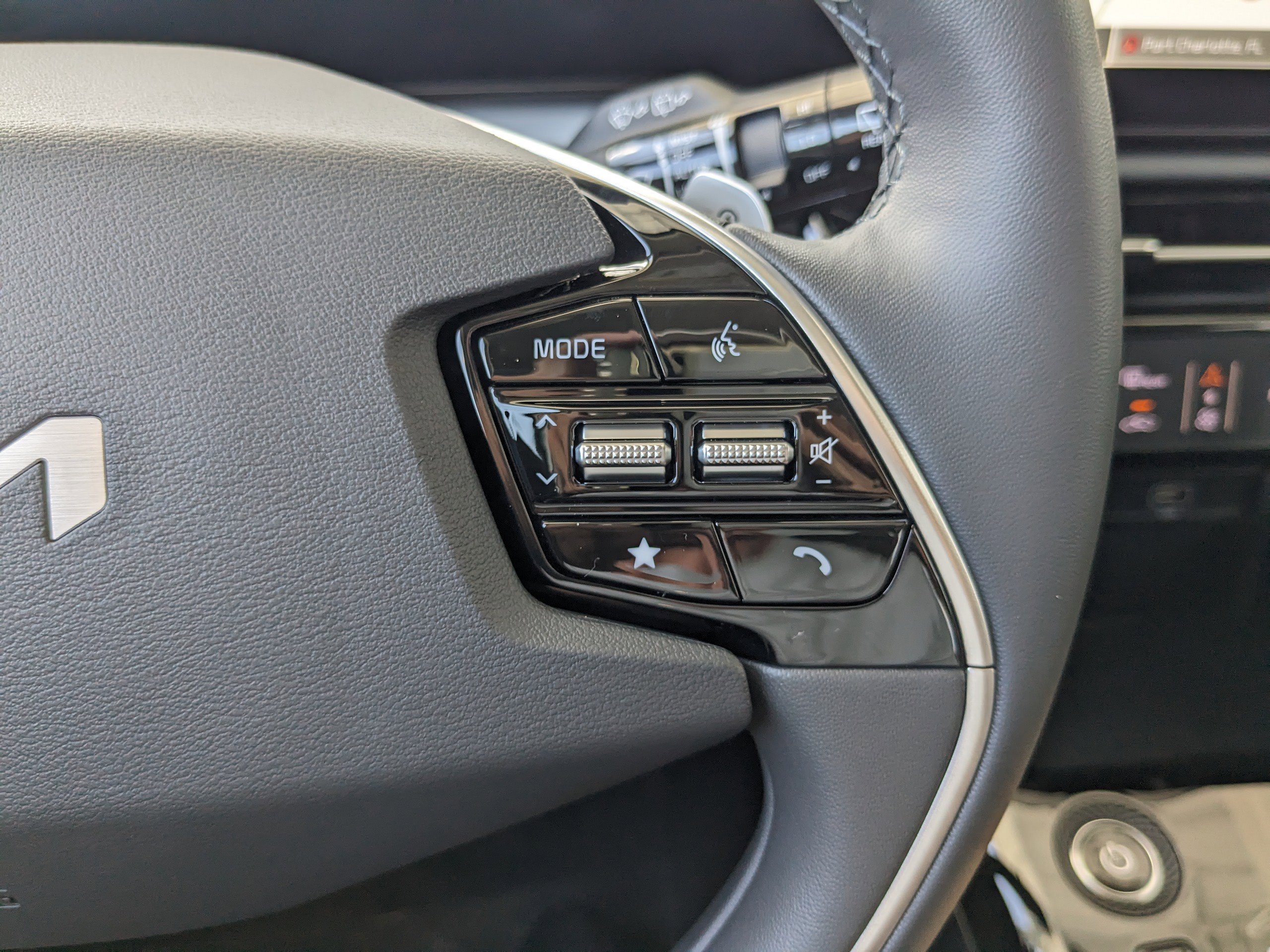 New 2025 Kia Niro Wind image 33