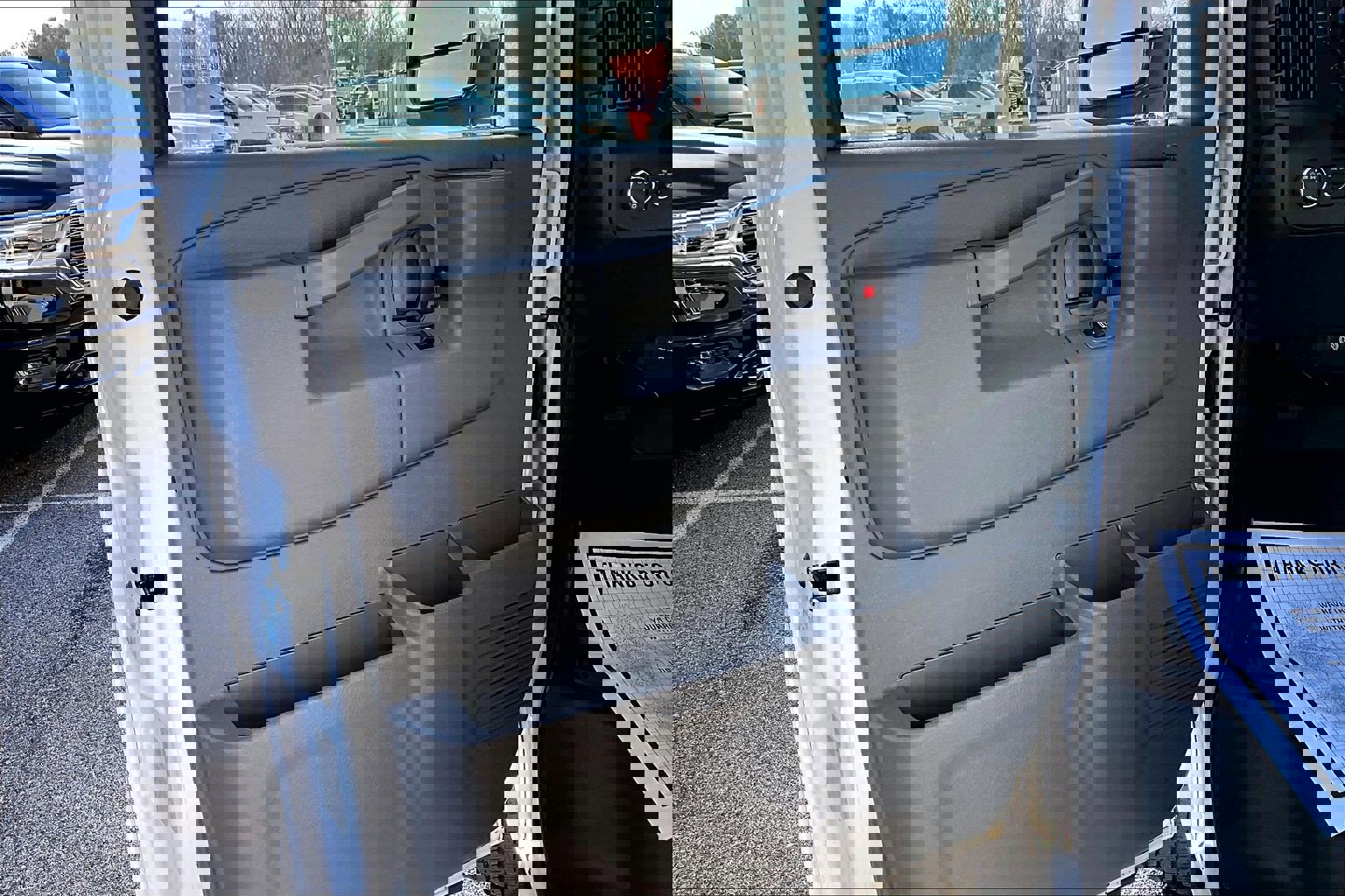 Used 2018 Chevrolet Express 2500 LT w/ LT Preferred Equipment Group image 18