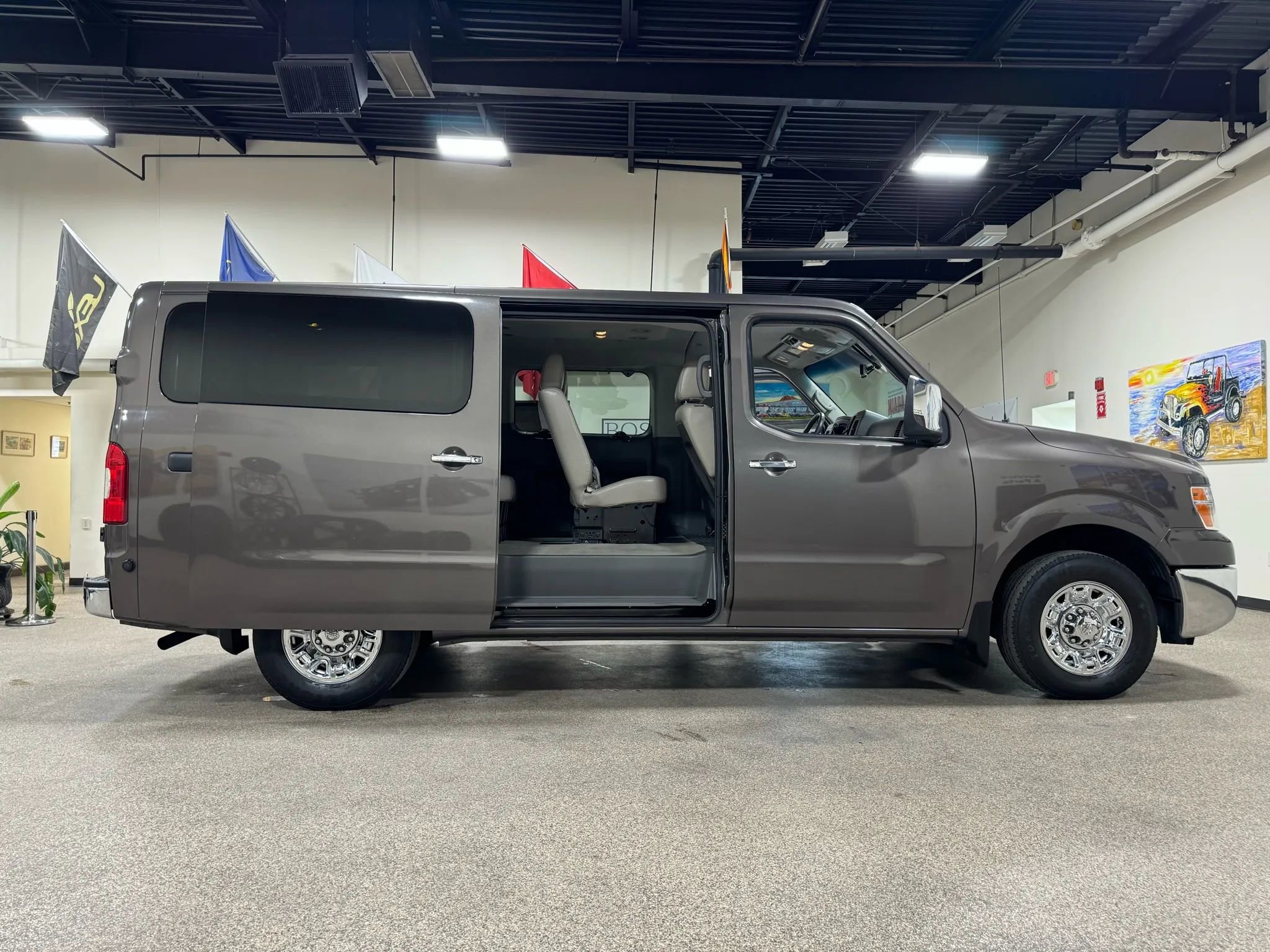 Used 2018 Nissan NV 3500 SL image 21