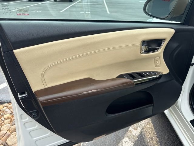 Used 2014 Toyota Avalon XLE Touring FWD image 12