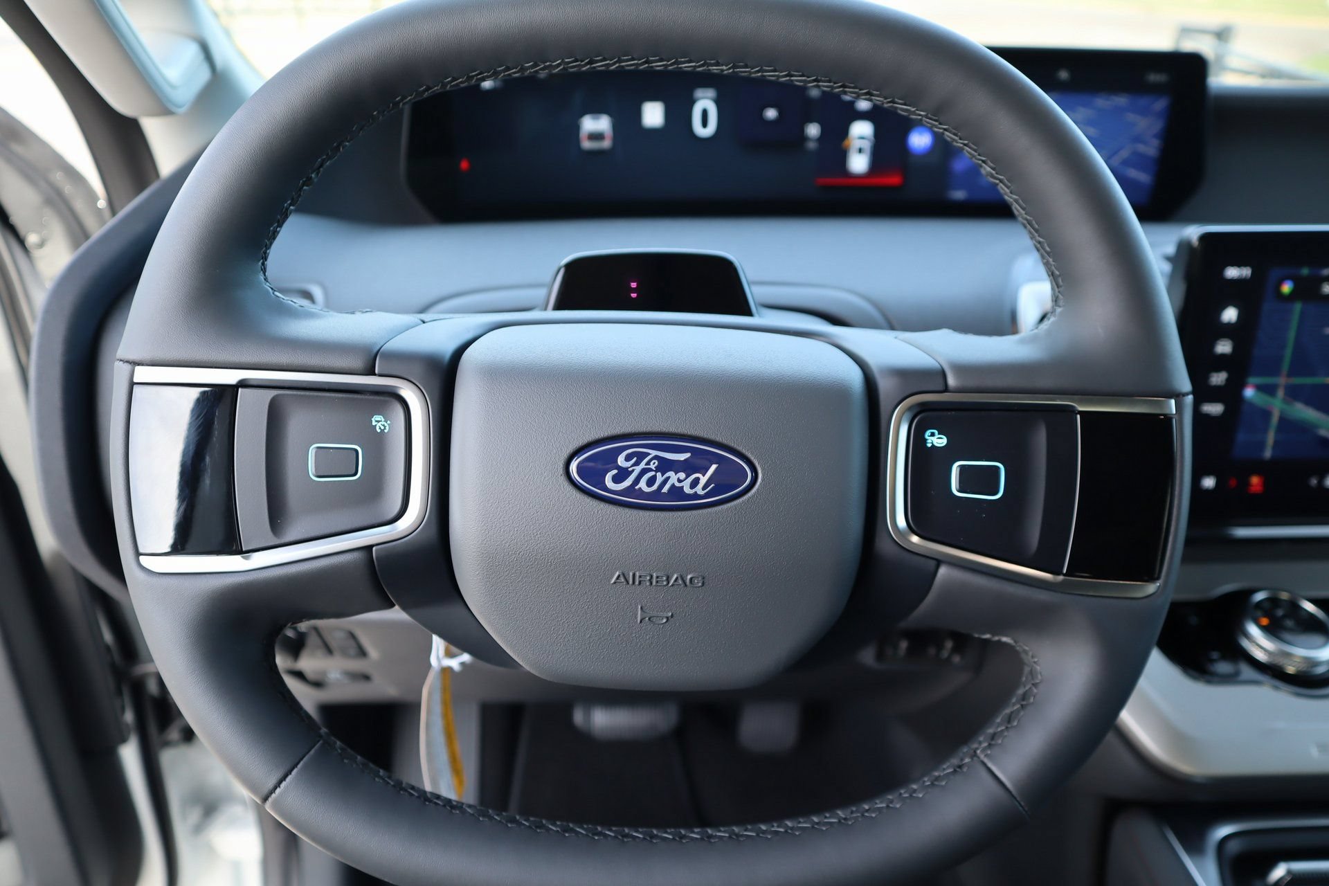 New 2025 Ford Expedition Active AWD/4WD image 3