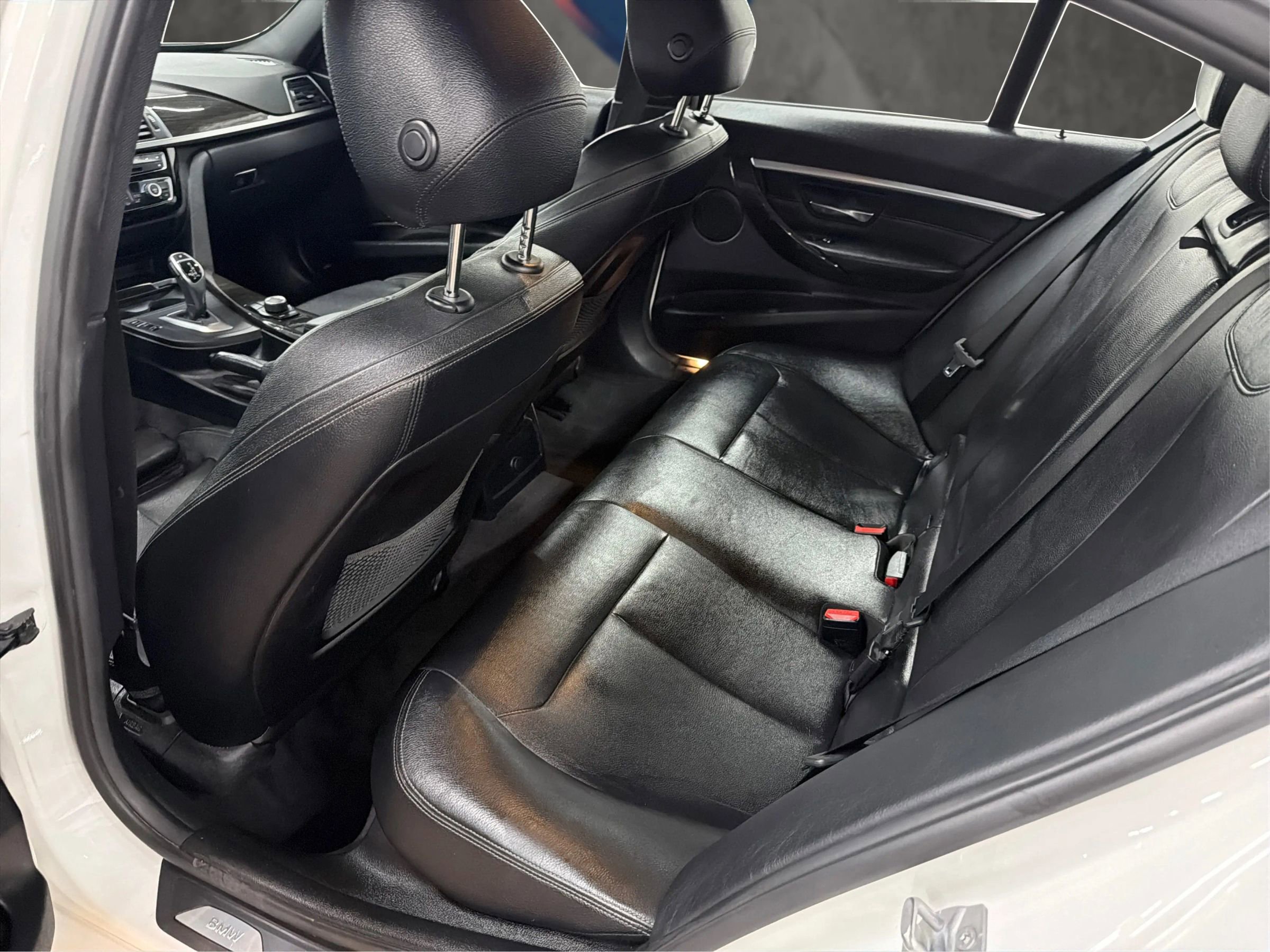 Used 2016 BMW 328i Sedan RWD image 13