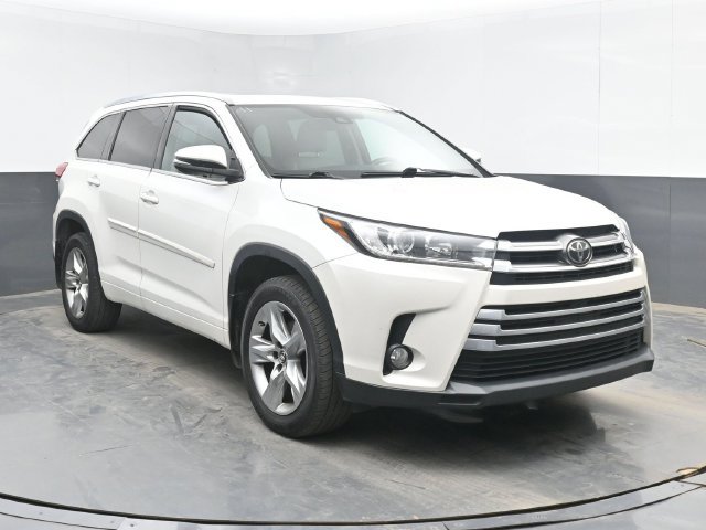 Used 2017 Toyota Highlander Limited AWD/4WD image 2