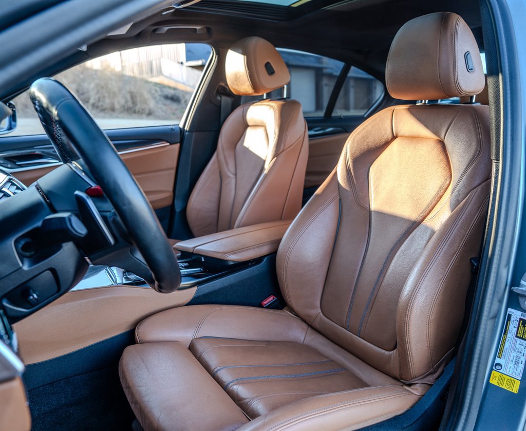 Used 2018 BMW 540i w/ M Sport Package RWD image 28