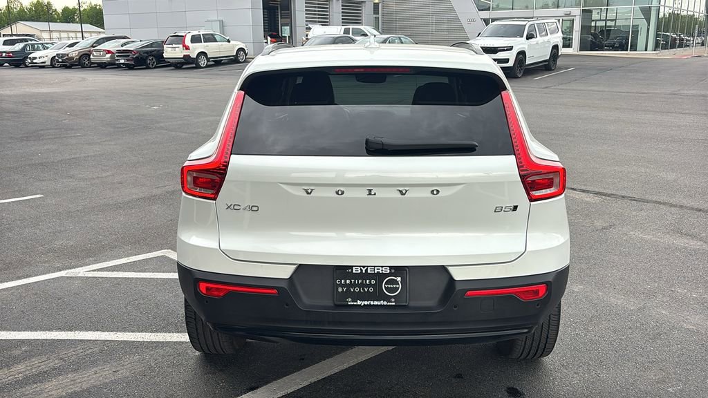 Certified 2026 Volvo XC40 B5 Plus AWD/4WD image 30