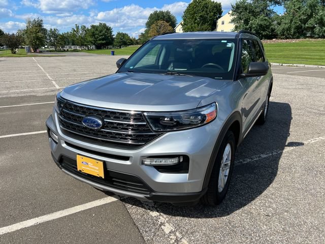Used 2023 Ford Explorer XLT w/ Equipment Group 202A AWD/4WD image 4