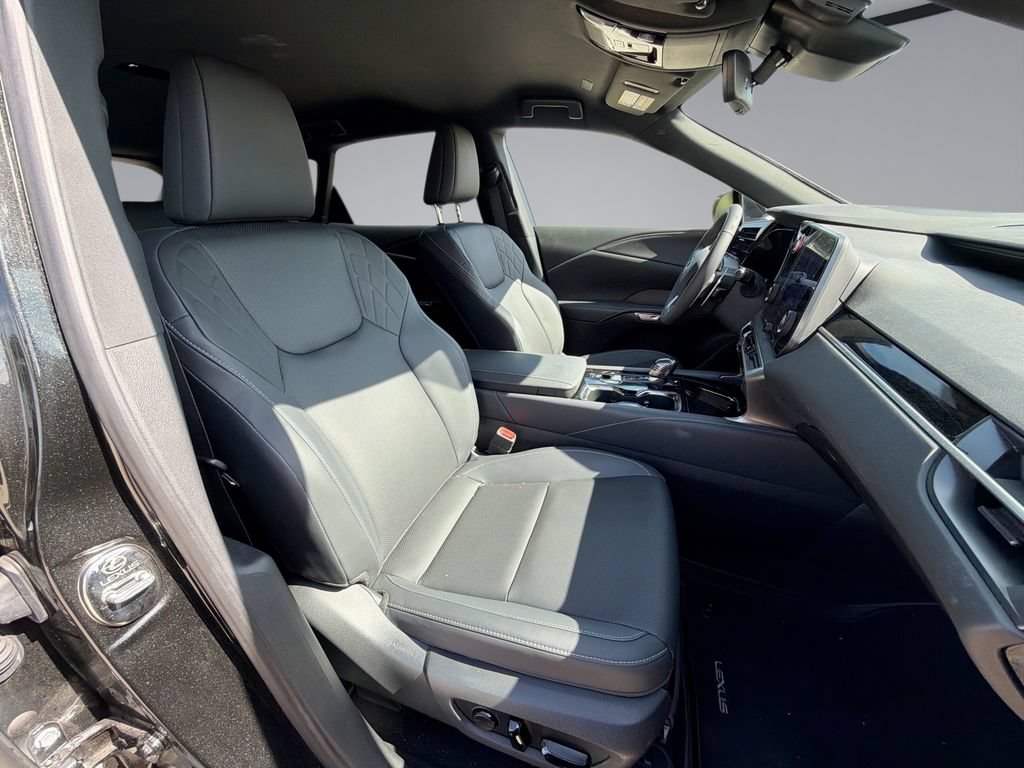 Used 2024 Lexus RX 350 FWD w/ Technology Package image 16