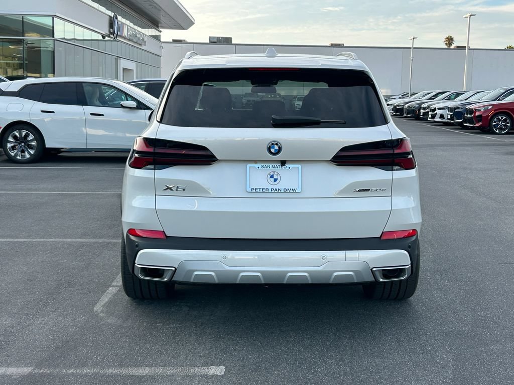 New 2026 BMW X5 xDrive50e AWD/4WD image 4