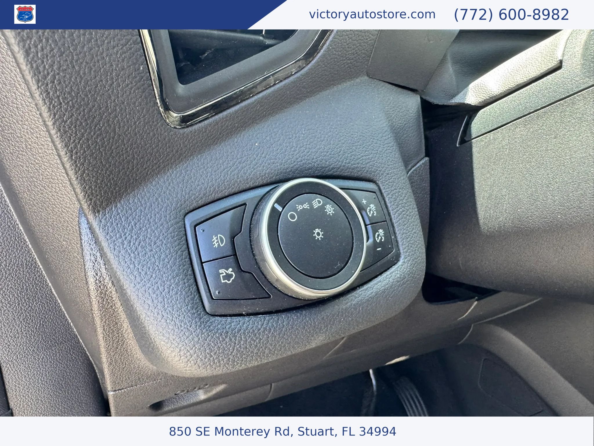 Used 2016 Ford Escape Titanium w/ Equipment Group 301A AWD/4WD image 30