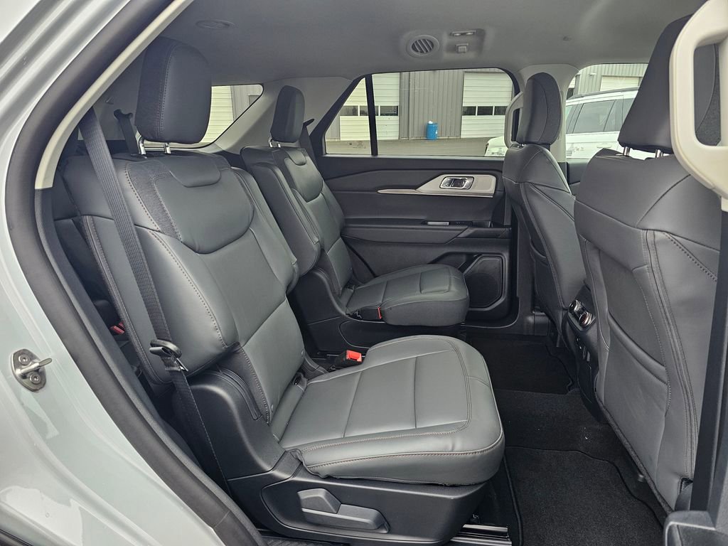 New 2026 Ford Explorer Active w/ Active Comfort Package image 14