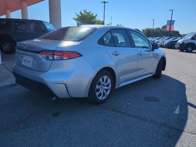 Used 2025 Toyota Corolla LE FWD image 28
