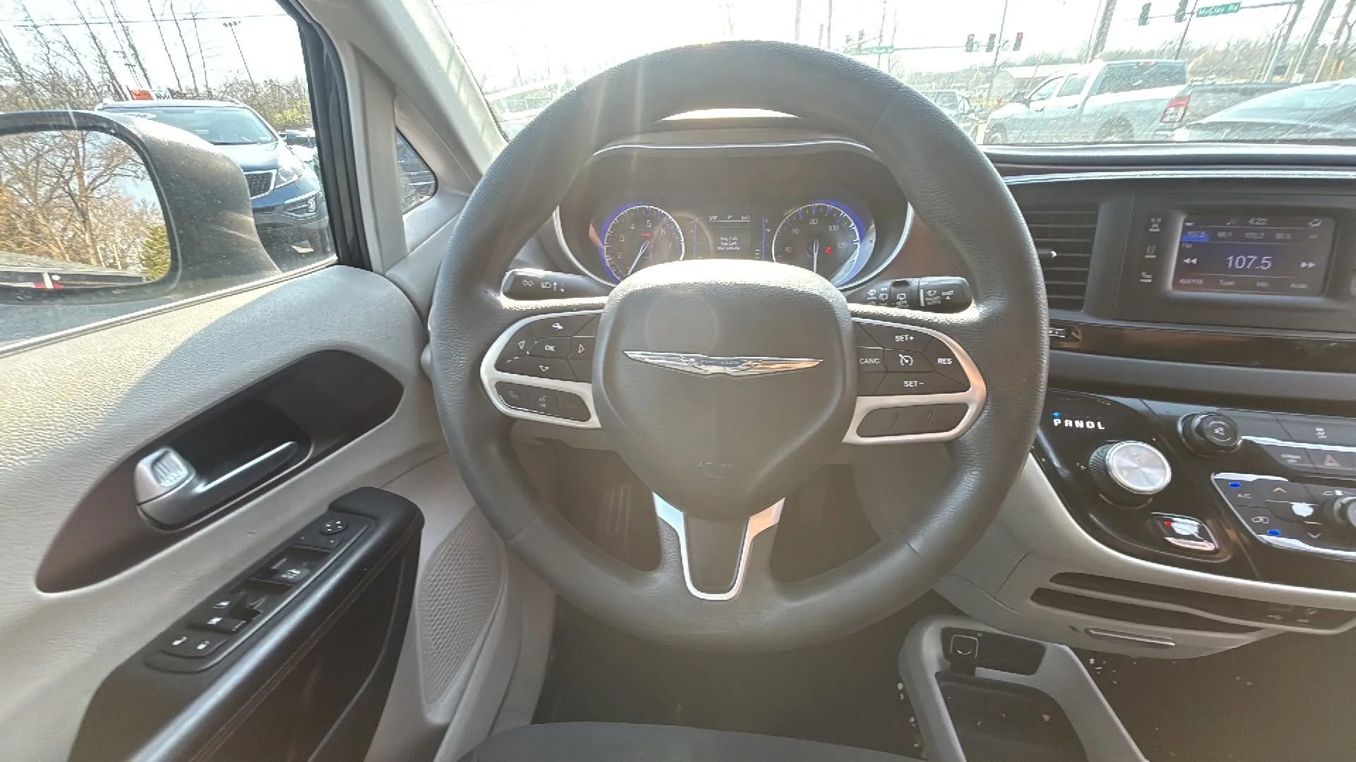 Used 2017 Chrysler Pacifica LX w/ Tire & Wheel Group image 15