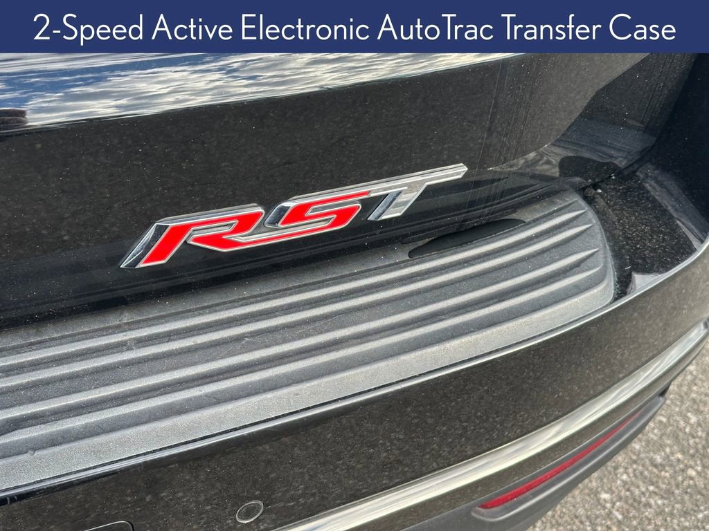 Used 2021 Chevrolet Suburban RST w/ Luxury Package image 17