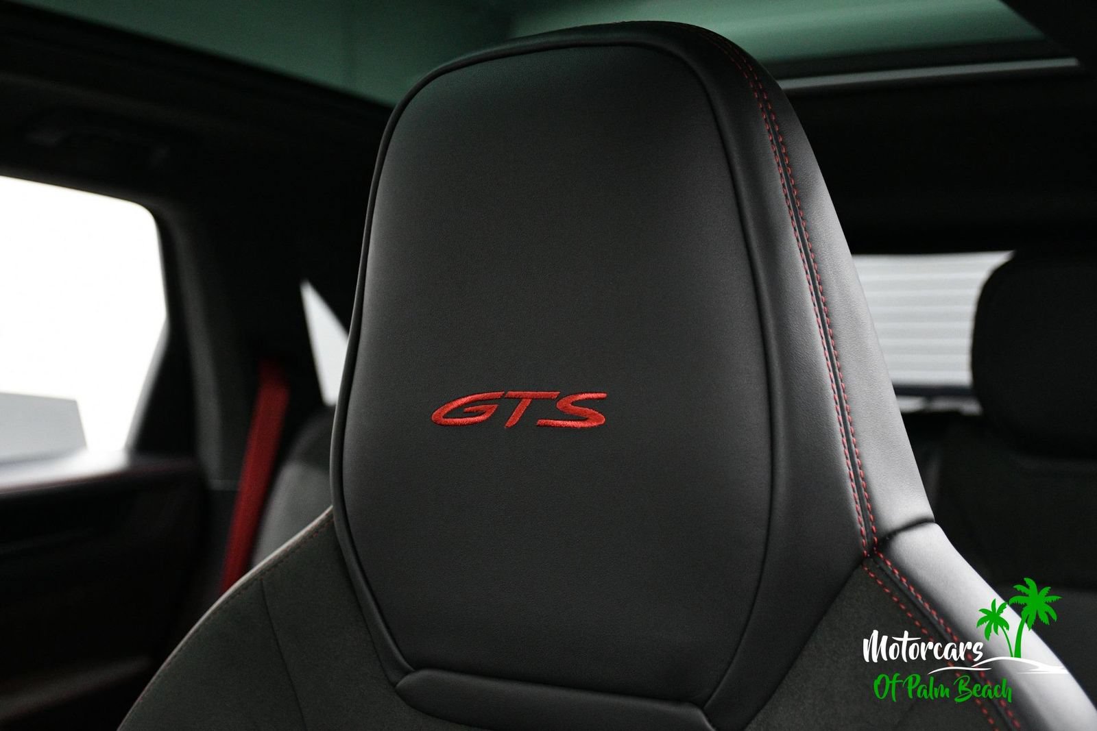 Used 2025 Porsche Cayenne GTS AWD/4WD image 40
