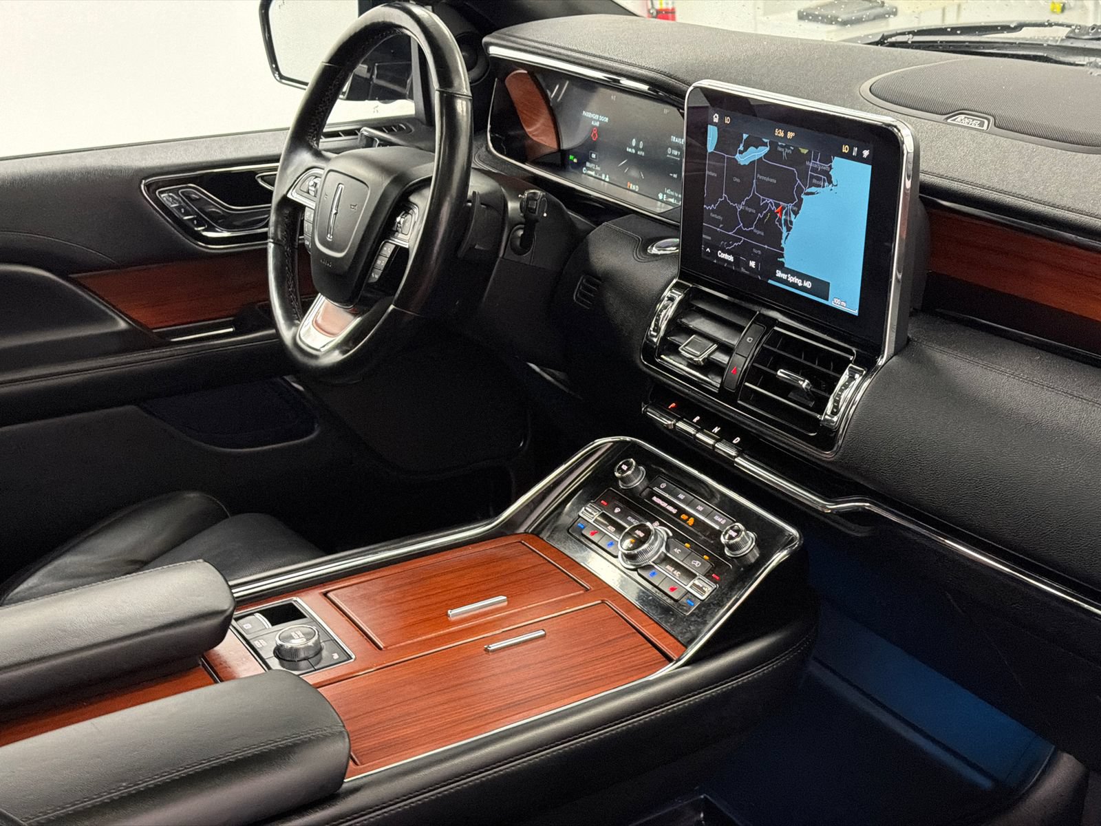 Used 2020 Lincoln Navigator Reserve AWD/4WD image 12