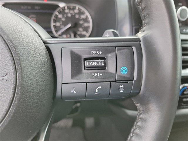 Used 2025 Nissan Pathfinder SV image 29