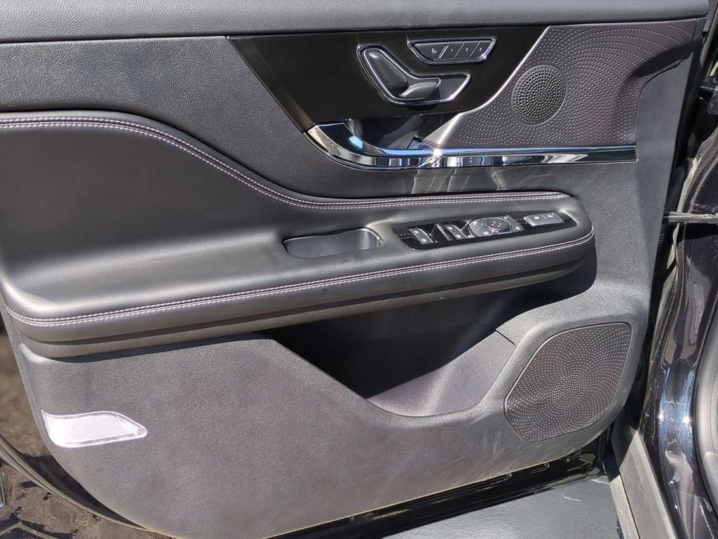 Certified 2023 Lincoln Corsair FWD w/ Equipment Group 101A image 14