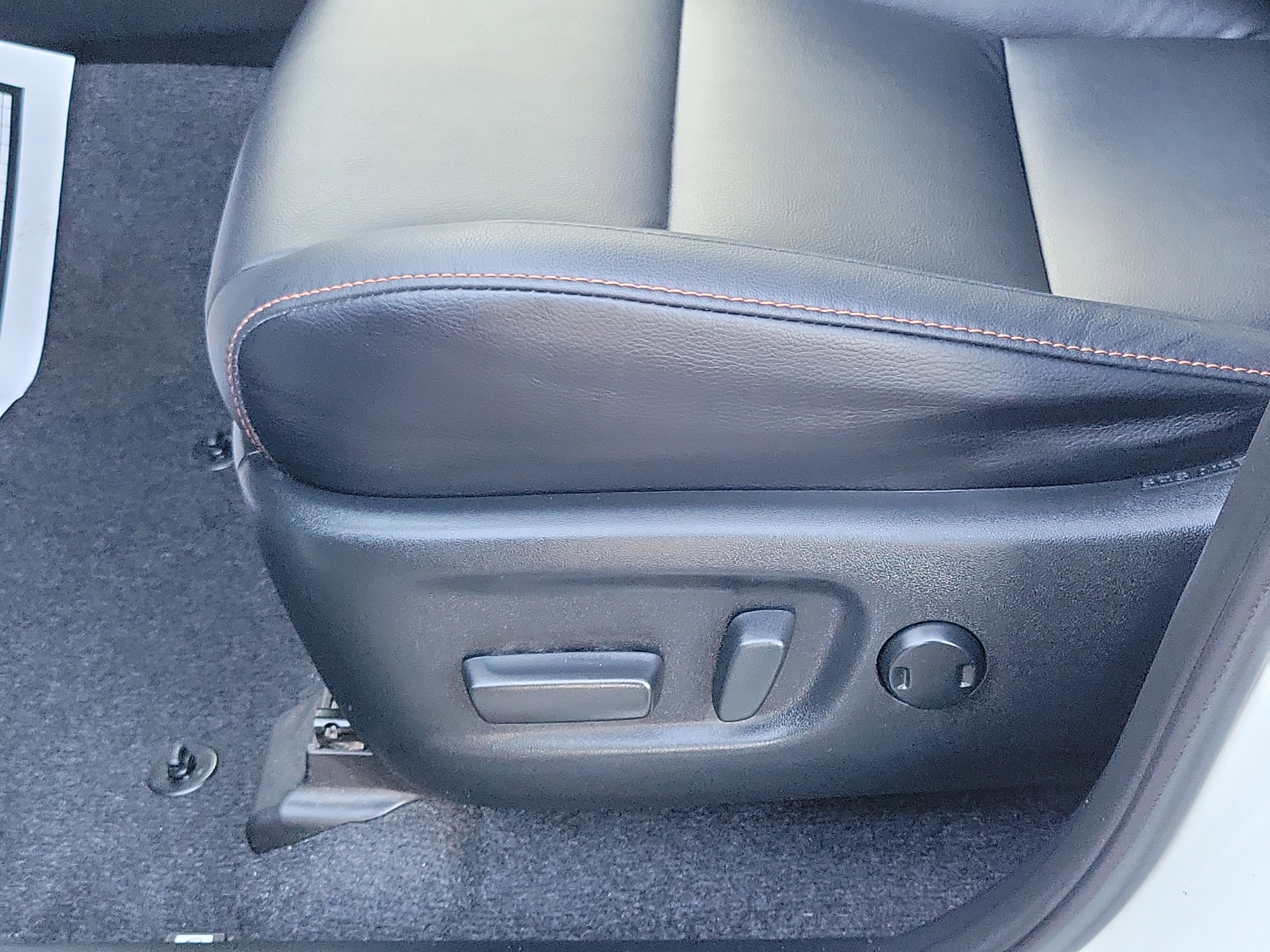 Used 2018 Toyota RAV4 SE w/ Power Extra Value Package FWD image 19