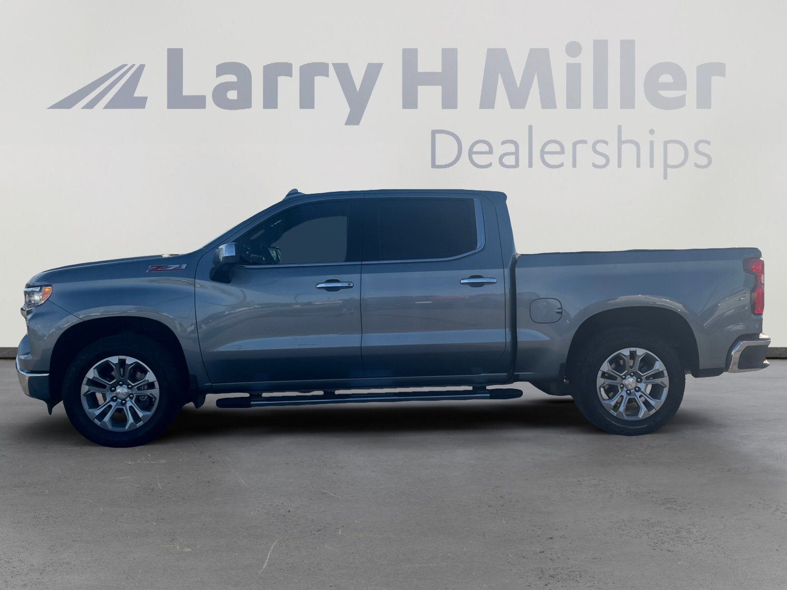Used 2024 Chevrolet Silverado 1500 LTZ image 2