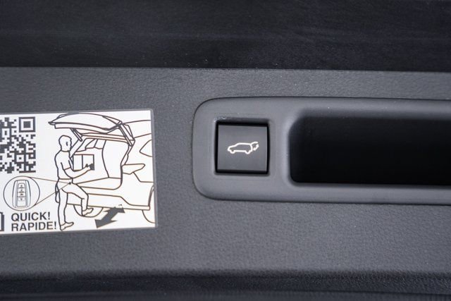 Used 2024 Toyota Highlander Platinum image 10