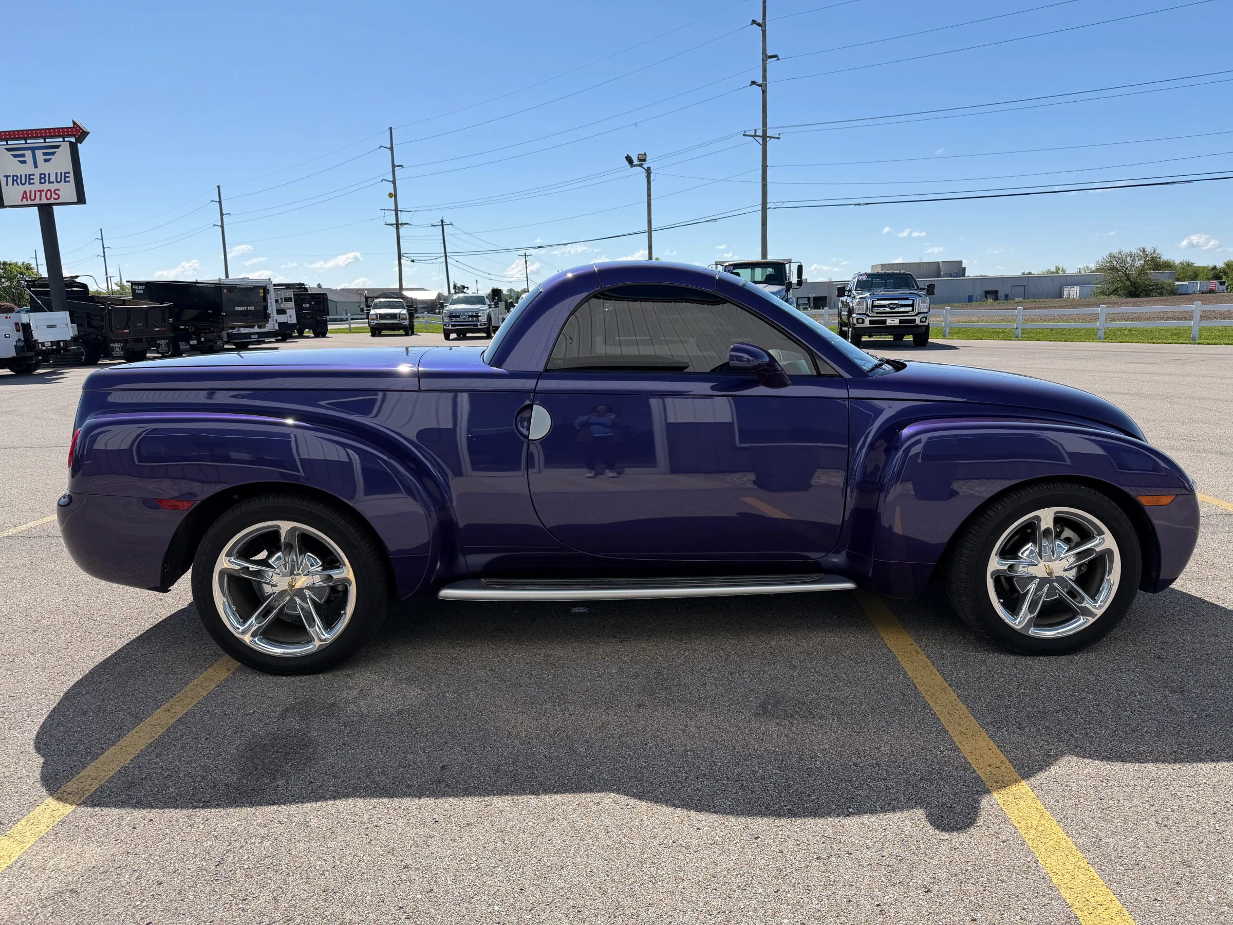 Used 2004 Chevrolet SSR w/ Preferred Equipment Group RWD image 6