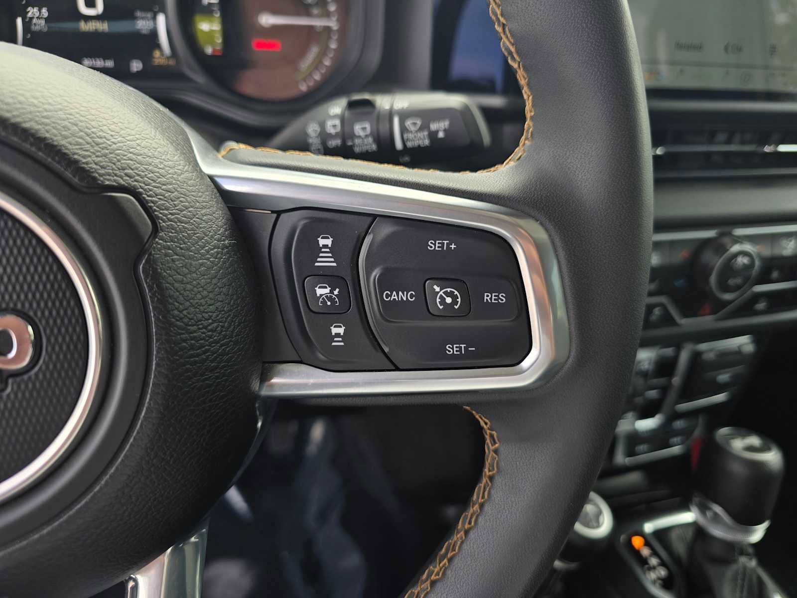 Used 2024 Jeep Wrangler Unlimited Sahara AWD/4WD image 26