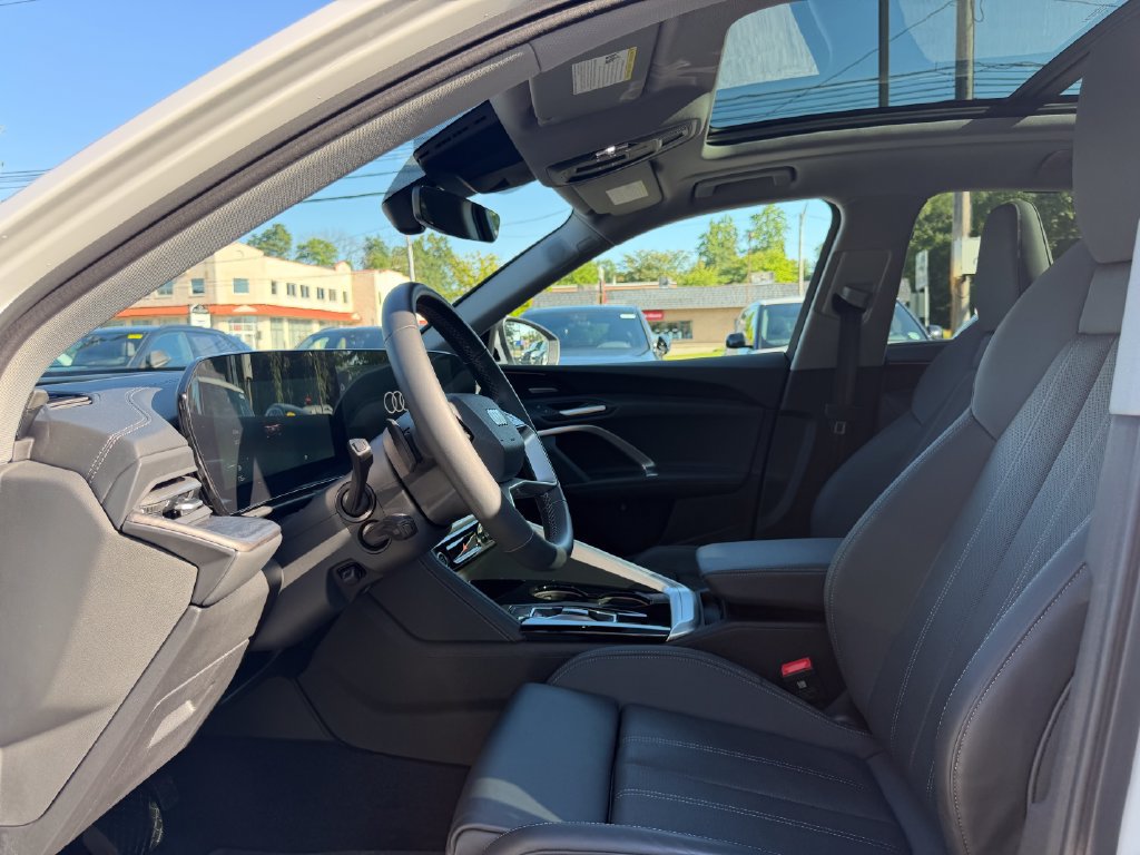 Certified 2025 Audi Q5 Premium Plus w/ Premium Plus AWD/4WD image 17