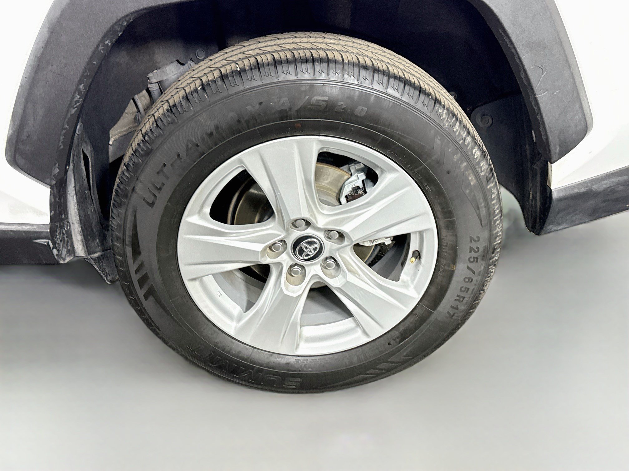 Used 2020 Toyota RAV4 XLE w/ Carpet Mat Package AWD/4WD image 37
