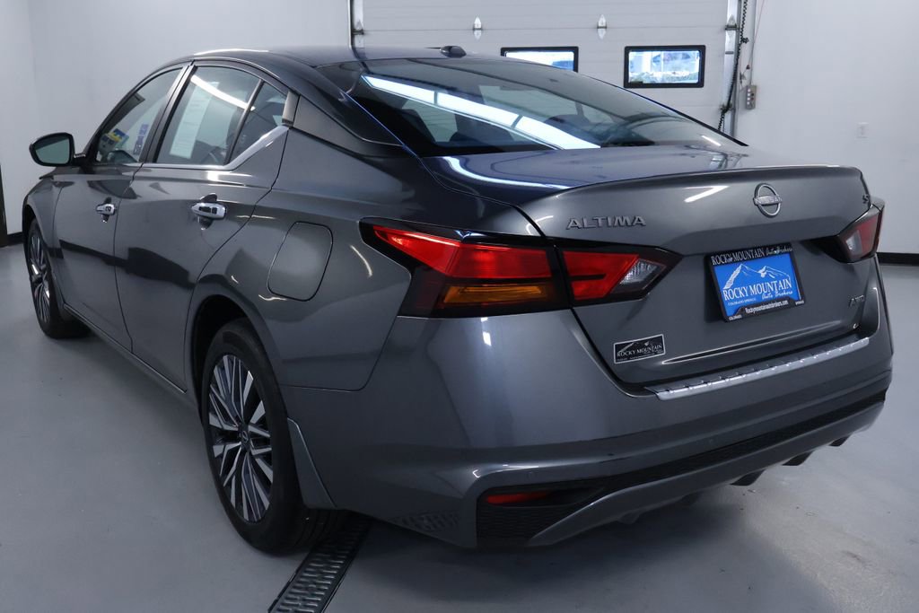 Used 2023 Nissan Altima 2.5 SV image 5
