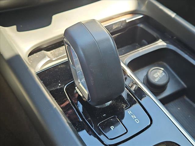 Used 2023 Volvo XC60 B5 Plus w/ Protection Package Premier image 12