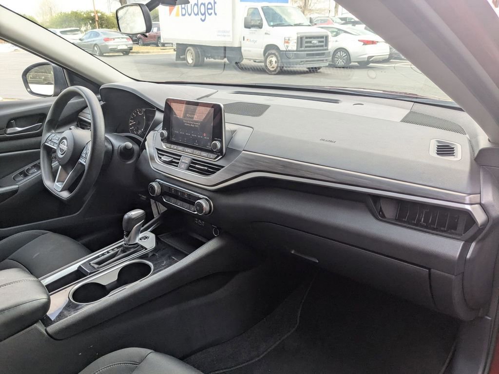Used 2024 Nissan Altima 2.5 SV image 30