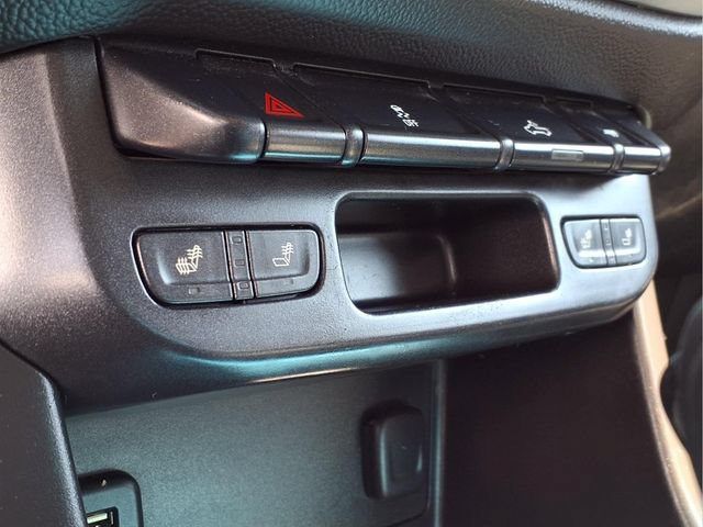 Used 2016 Chevrolet Colorado LT w/ Midnight Edition AWD/4WD image 8