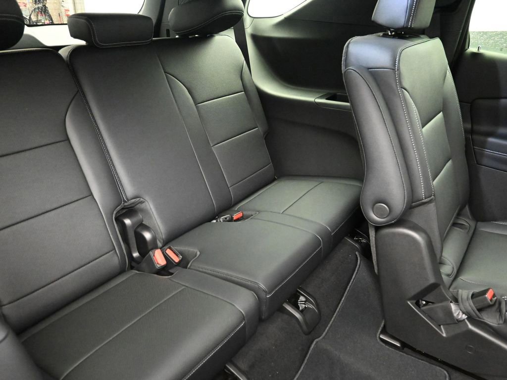 New 2026 Chevrolet Traverse LT image 9