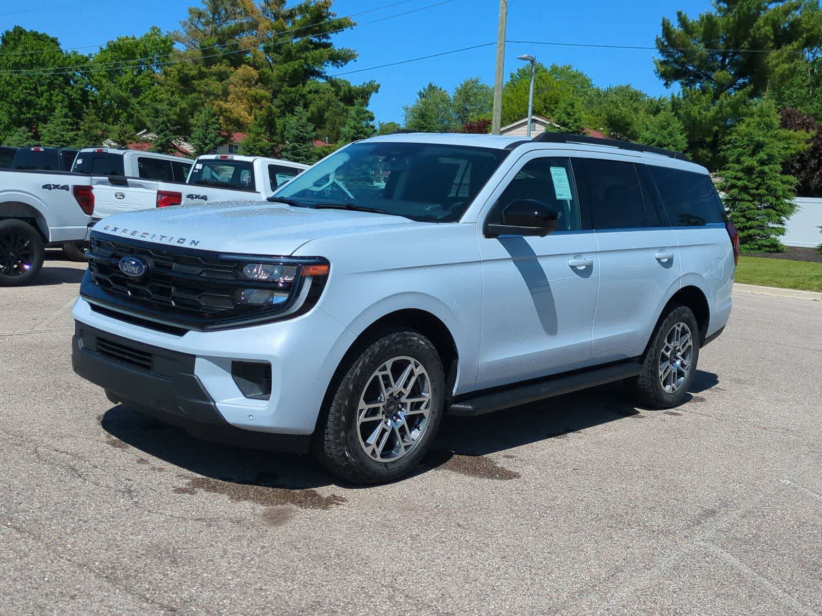 New 2026 Ford Expedition Active AWD/4WD image 4
