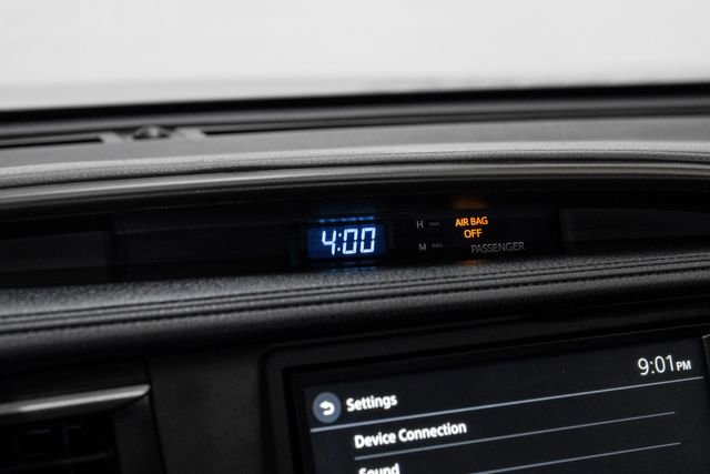 Used 2019 Toyota Highlander XLE image 22