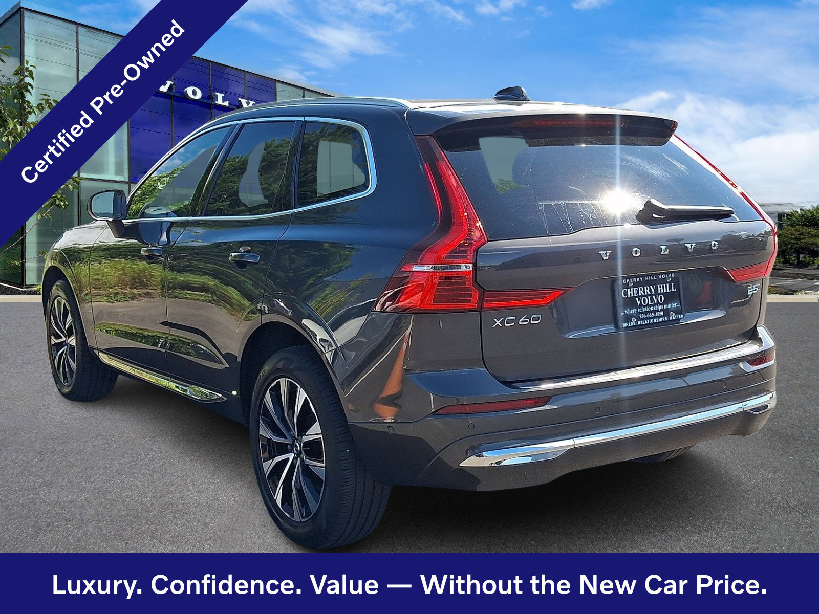 Certified 2023 Volvo XC60 B5 Plus w/ Climate Package AWD/4WD image 5