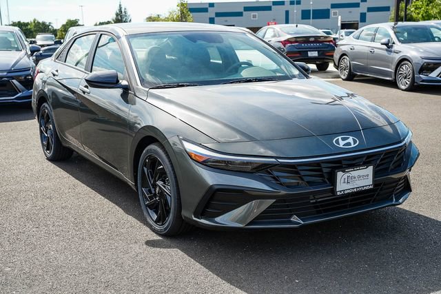 New 2026 Hyundai Elantra Sport FWD image 6