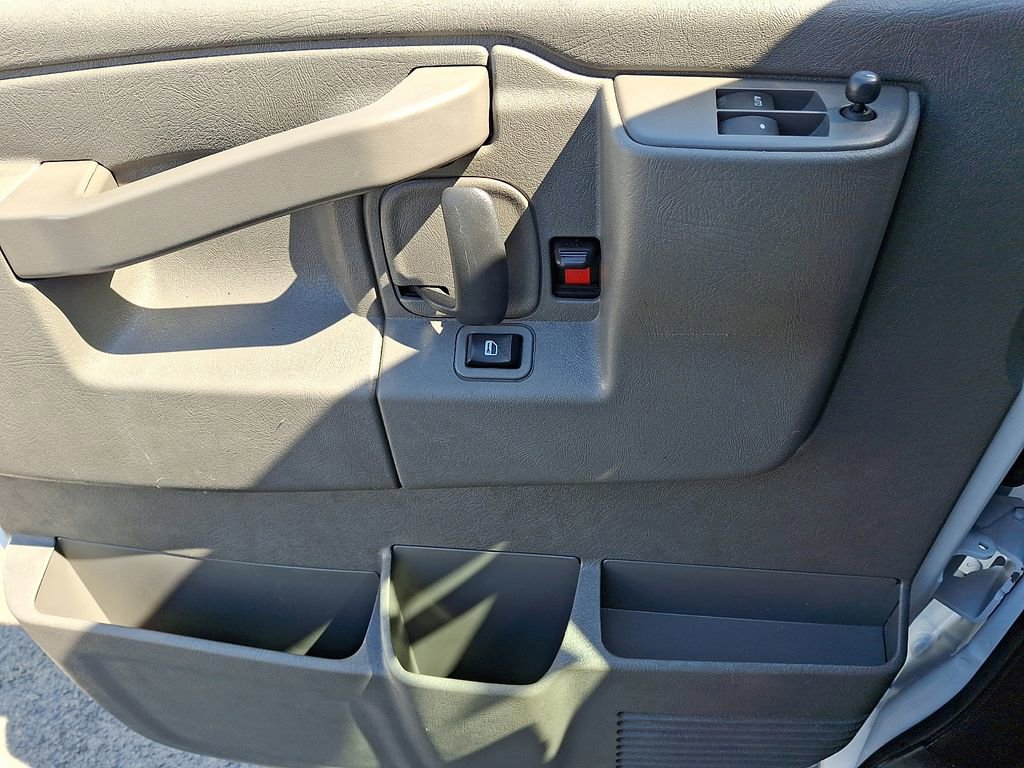 Used 2024 GMC Savana 2500 w/ Driver Convenience Package image 14