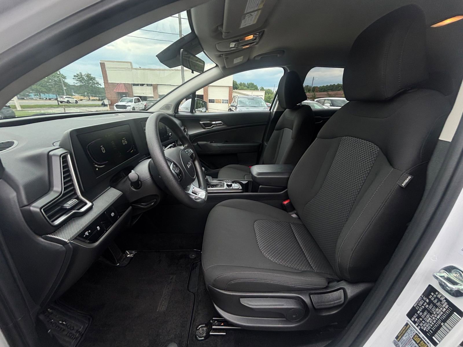 Used 2025 Kia Sportage LX FWD image 26