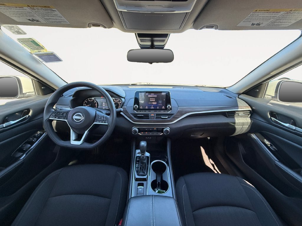 Used 2023 Nissan Altima 2.5 SV AWD/4WD image 12