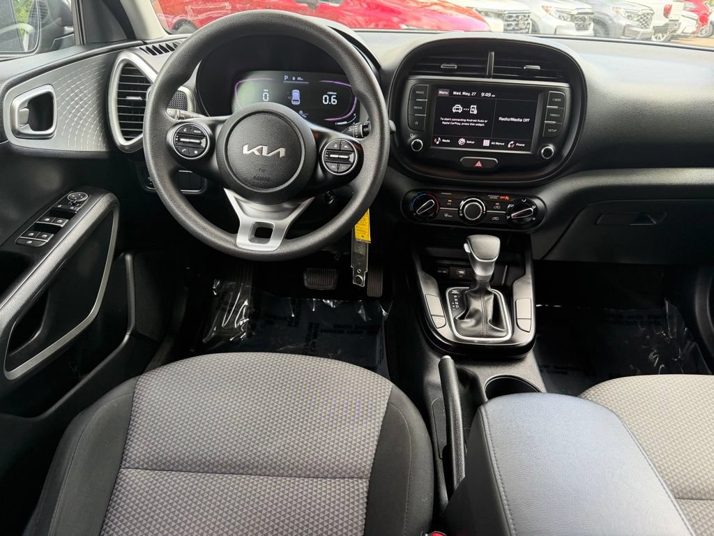 Used 2024 Kia Soul LX w/ Option Group 015 FWD image 13