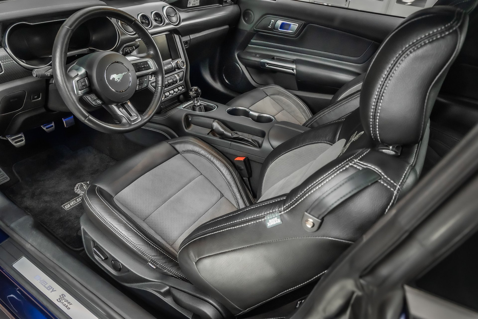 Used 2019 Ford Mustang GT Premium w/ GT Performance Package RWD image 2