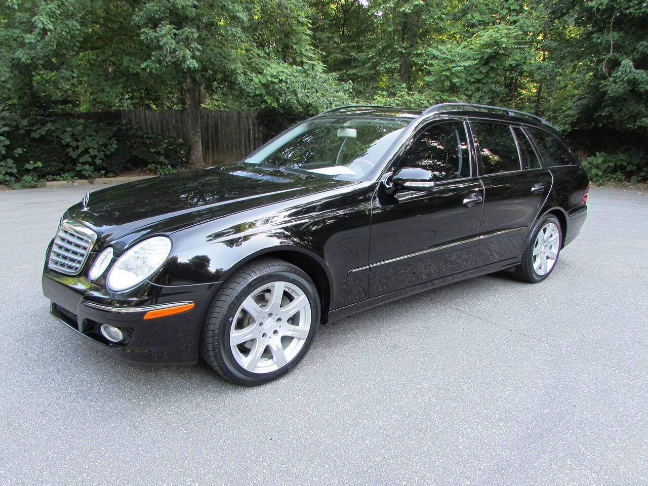 Used 2008 Mercedes-Benz E 350 4MATIC Wagon image 2