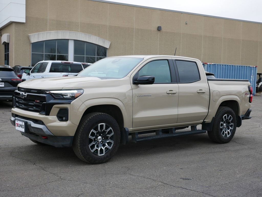 Used 2023 Chevrolet Colorado Z71 w/ Z71 Convenience Package 2 AWD/4WD image 5