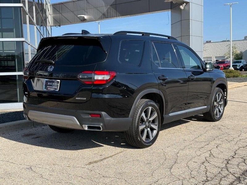 Used 2025 Honda Pilot Touring video 3