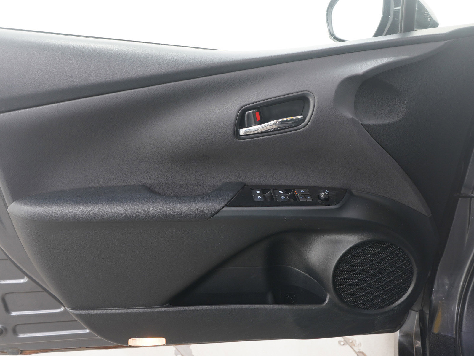 Used 2017 Toyota Prius Prime Premium image 19