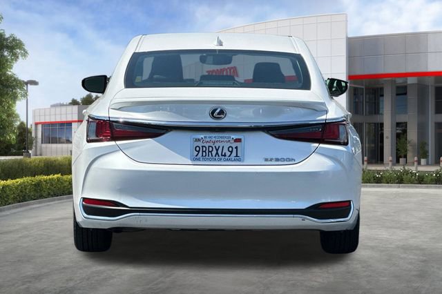 Used 2022 Lexus ES 300h w/ Accessory Package 2 FWD image 5