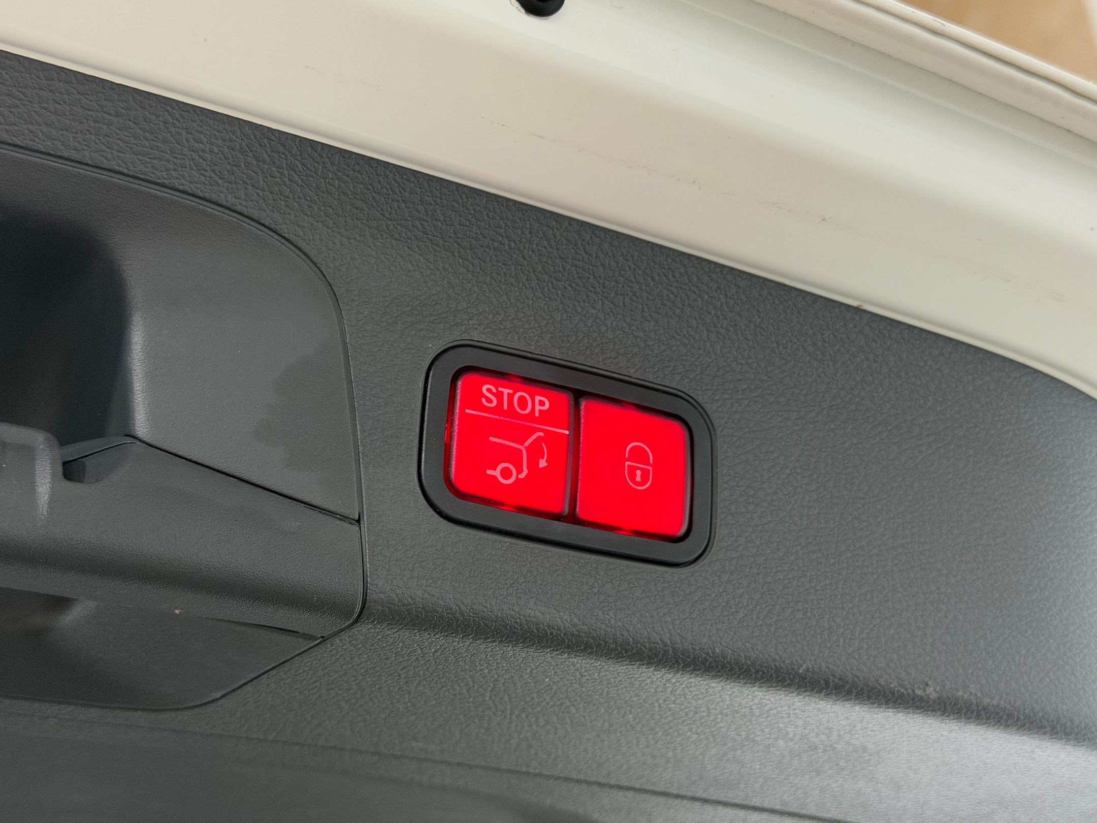 Used 2020 Mercedes-Benz GLS 450 4MATIC image 36