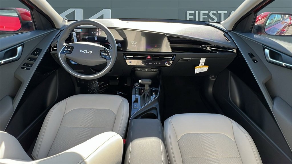 New 2025 Kia Niro EX image 7
