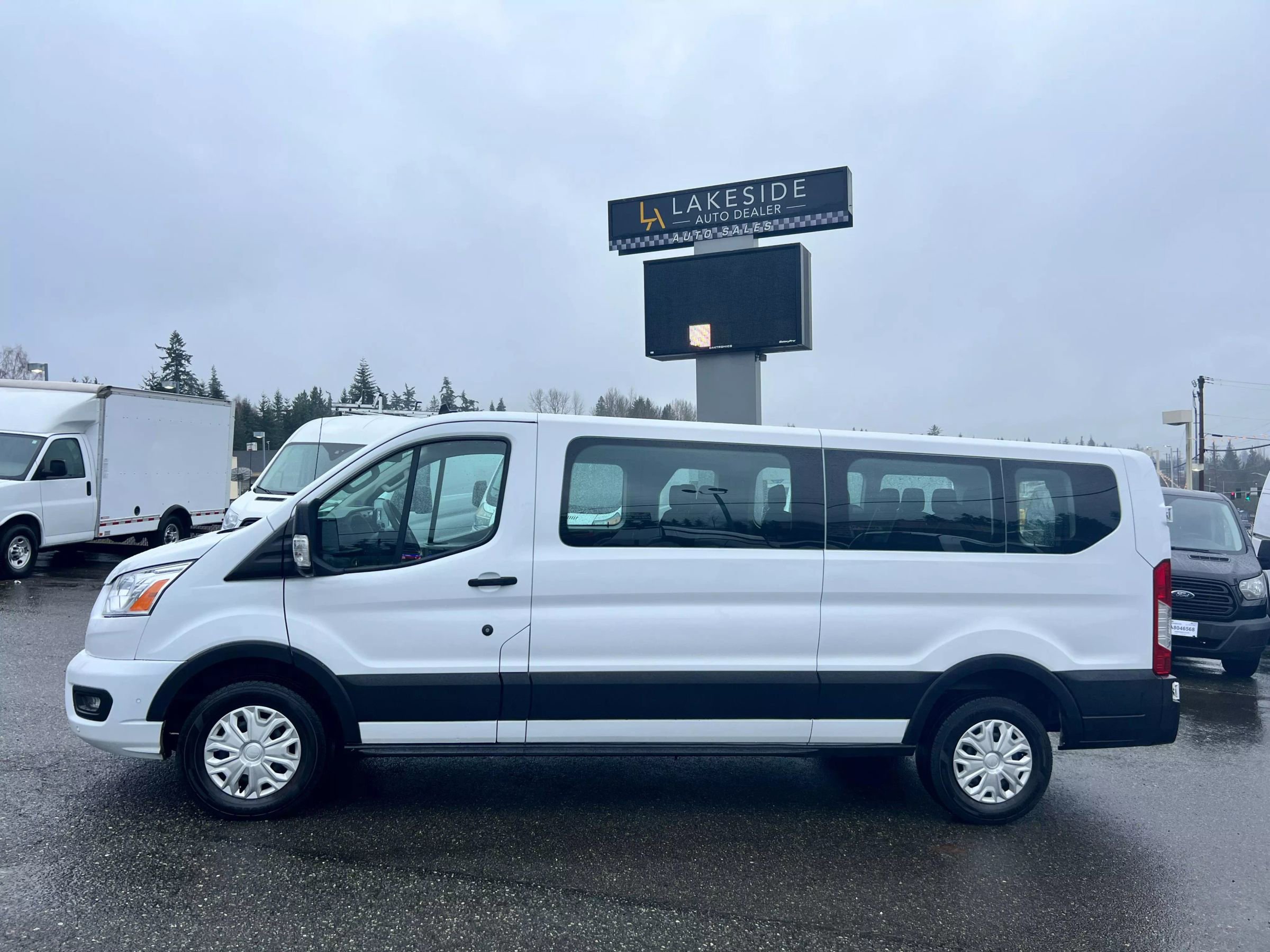 Used 2021 Ford Transit 350 XLT image 3
